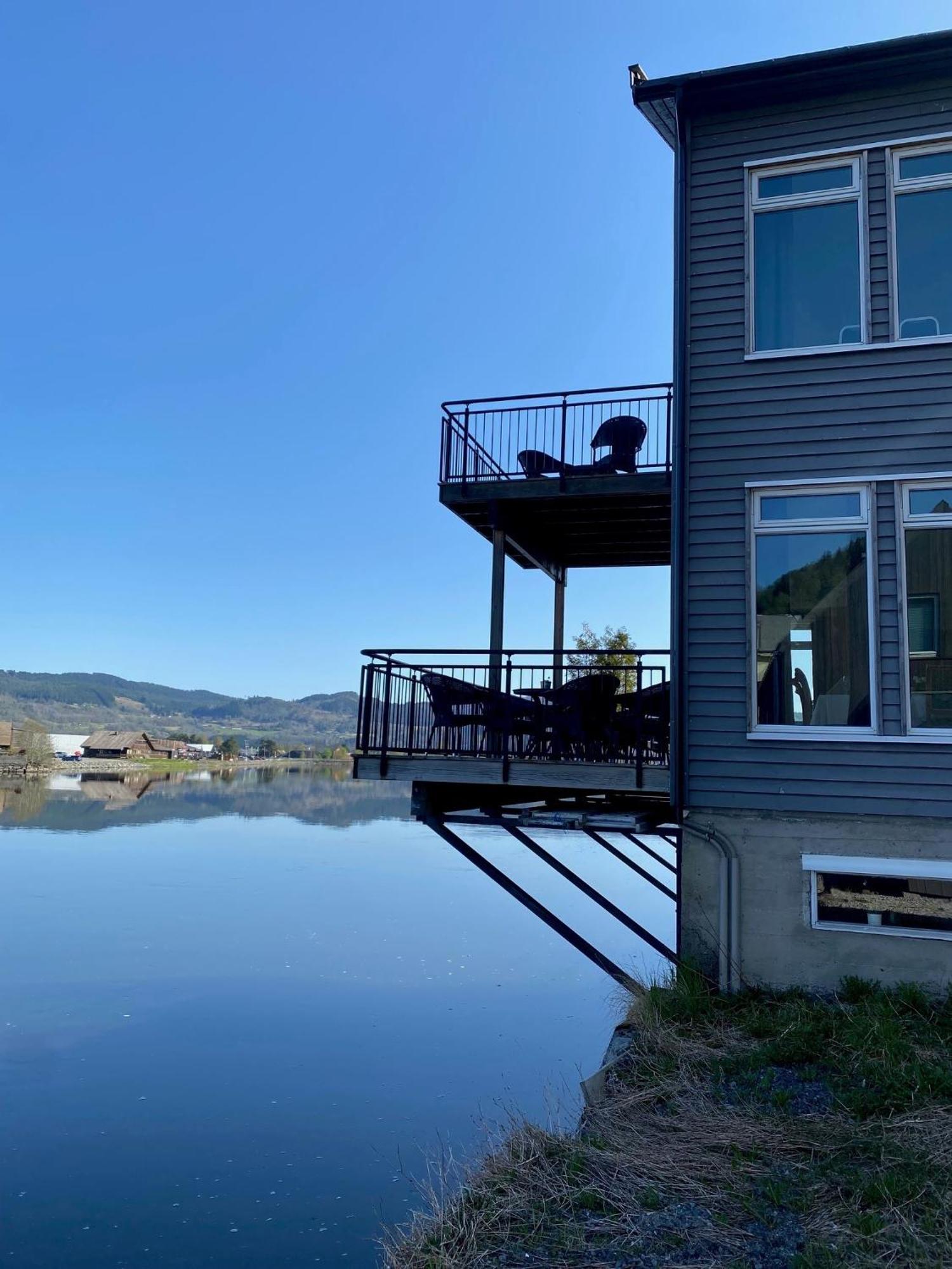 Hammerstuene Mat - Og Guest house Surnadal